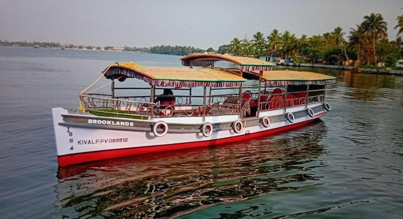 Готель Brooklands Avenue Alappuzha Екстер'єр фото